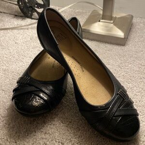 Nice shoes to wear to a concert or fun parties!